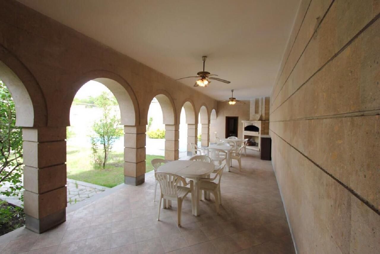 Виллы A Royal Luxury Villa With The Best View in Yerevan Ереван-17