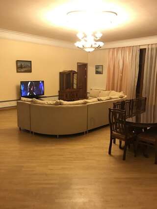 Виллы A Royal Luxury Villa With The Best View in Yerevan Ереван Вилла-21